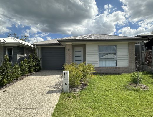 Prime Location in Popular Woodlinks Estate - Collingwood Park!