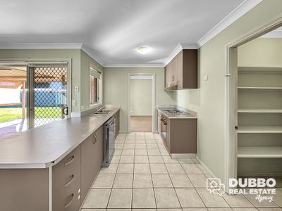 18 Doncaster Avenue, Dubbo