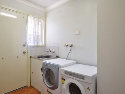 2 Holroyd Way, Boulder