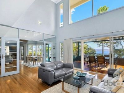 15 Wilkie-King Avenue, Saratoga