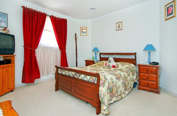 35 Troward Harvey Way, Craigieburn