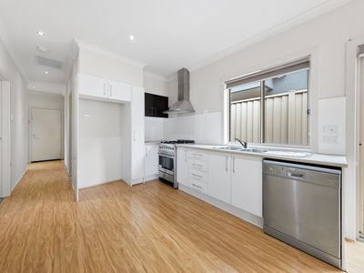 3 / 2 Lily Street, Braybrook