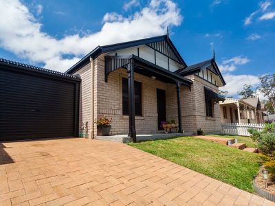 6 Kenilworth Cr, Waterford