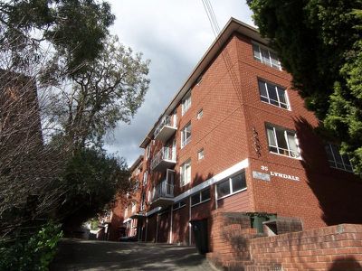 15 / 35 Meadow Crescent, Meadowbank