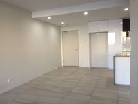 704  8 Hunt Street, Hamilton