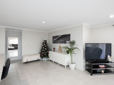 1 Kookynie Loop , Baldivis
