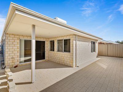 17 Desert Pea Loop, Piara Waters