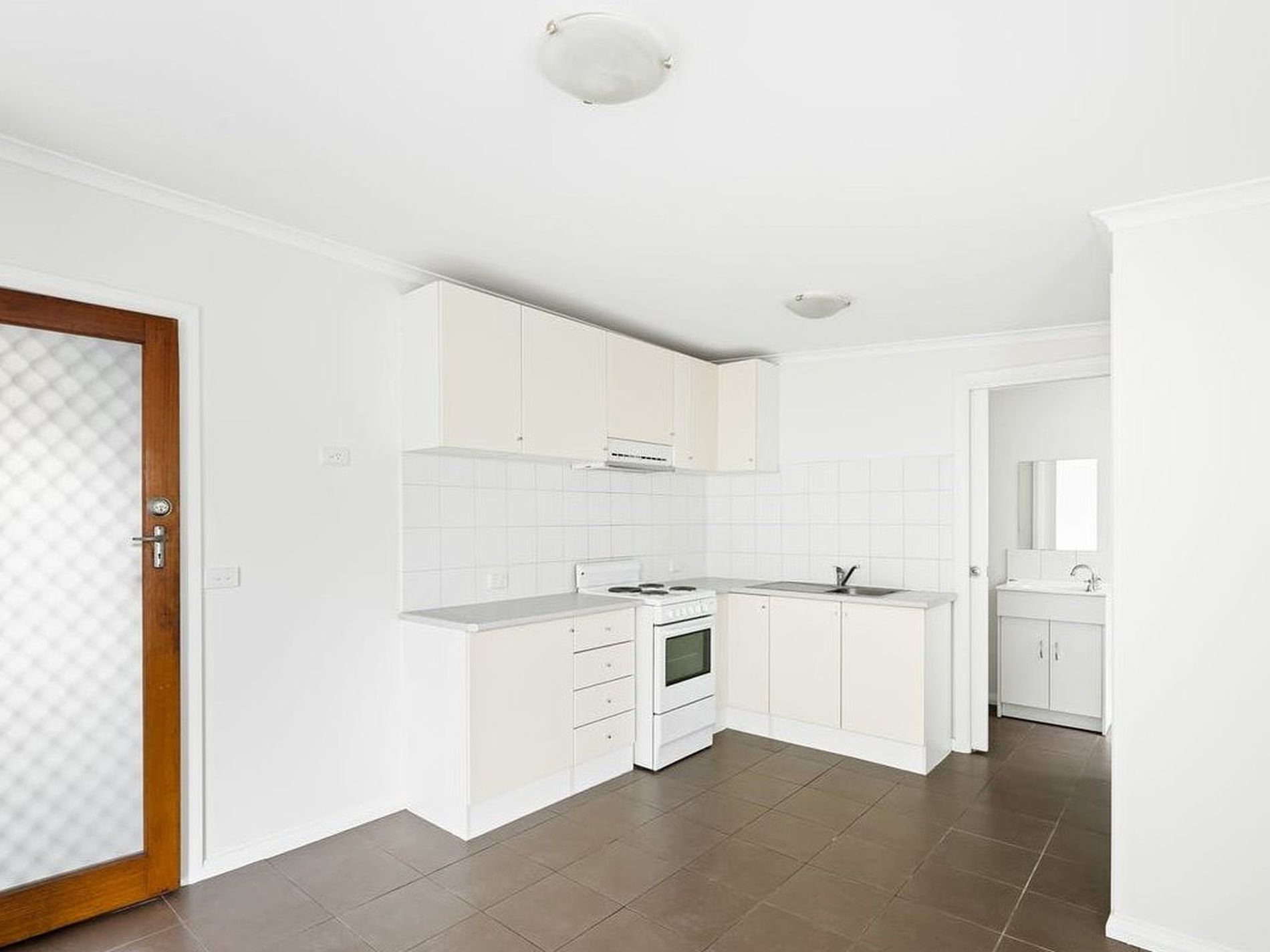 3 / 12 Market Road, Werribee