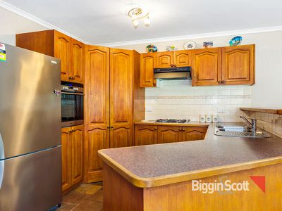 8 Paperbark Place, Knoxfield
