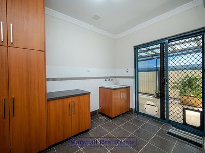 8 Newgain Cres, Carramar
