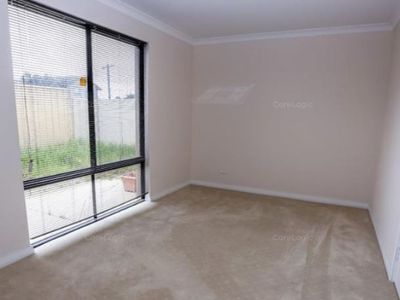 6 HOLYWELL STREET, South Bunbury
