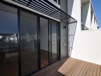 76 Central Park Walk, Cheltenham