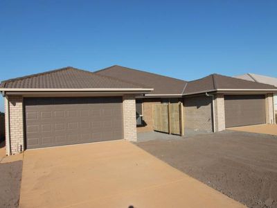 2 / 23 Peregrine Drive, Lowood