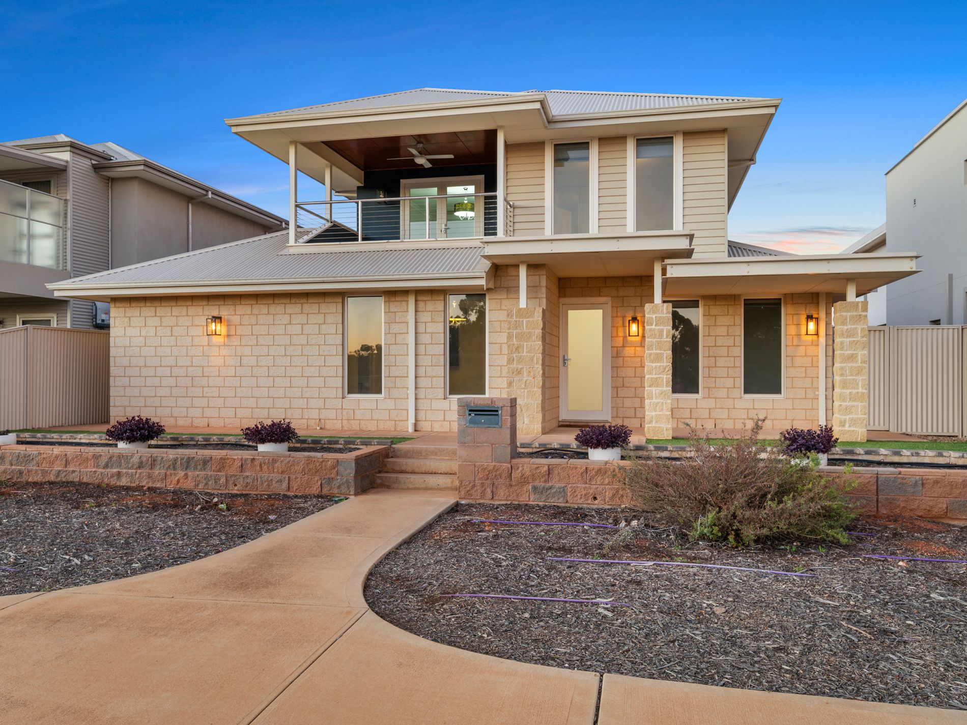 102 Aslett Drive, Karlkurla