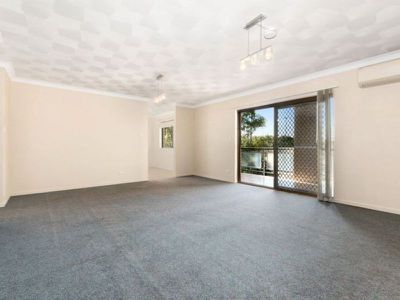 2/293 Lancaster Road, Ascot