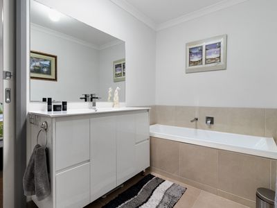 2 / 24 Eramosa Road West , Somerville