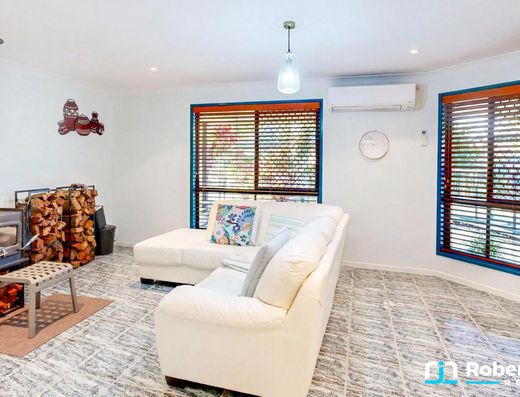 Spacious Home Offering Privacy, Pool & Side Access image 15