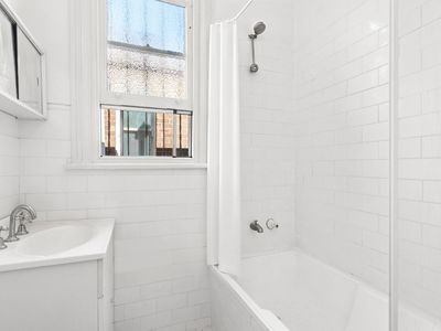 2 / 168 Bridge Road, Glebe