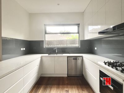 2 / 10 Ronald Avenue, Bulleen