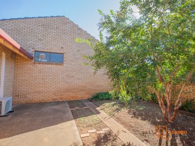 4 / 10 Sturt Circle, Dubbo