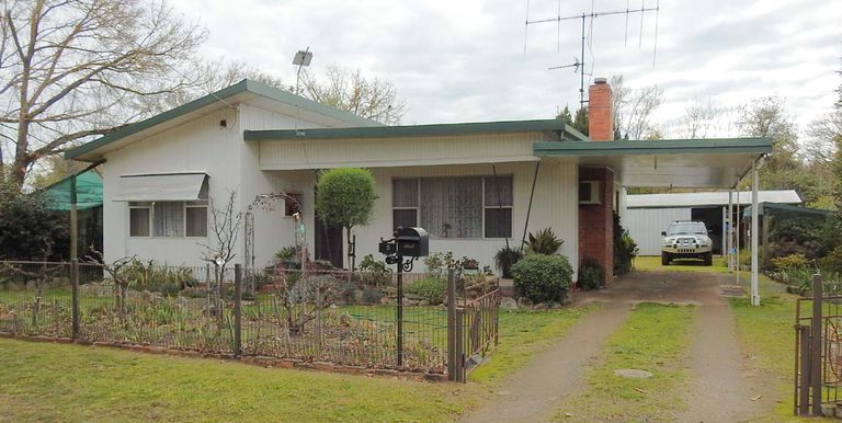 5 Dahlia Street, Violet Town