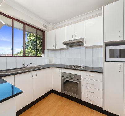 Real Estate Agent Liverpool Infiniti Realty Group