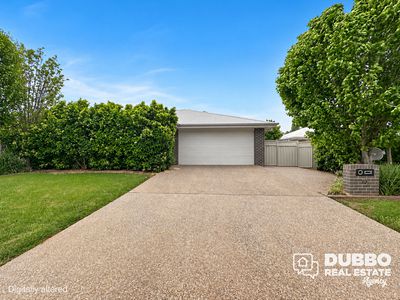 93 Champagne Drive, Dubbo