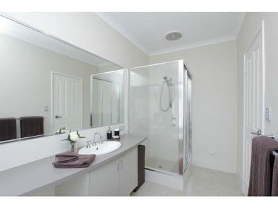 18 Aquanita Rise, Darling Downs