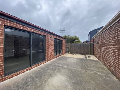 2 / 6 Henry Street, Warrnambool