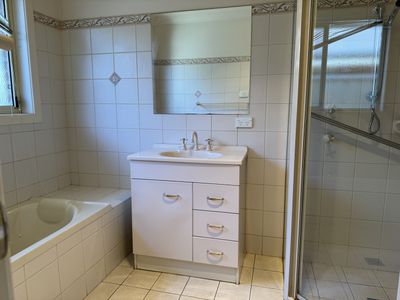 18 Rosewood Drive, Griffith