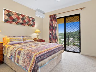 22 Pheasant Street, Bayview Heights