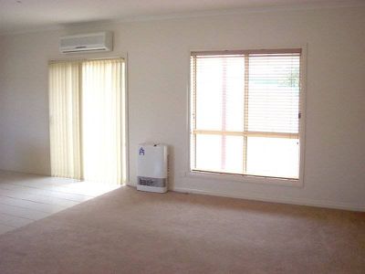 1-3 McNeil Close, Horsham