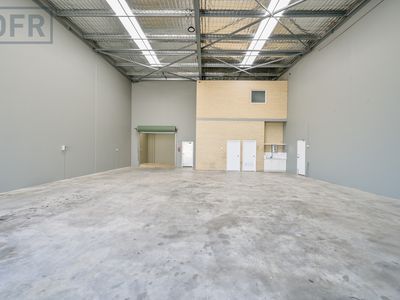 1 / 34 Barberry Way, Bibra Lake