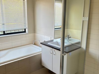 6 Head Court, Seymour