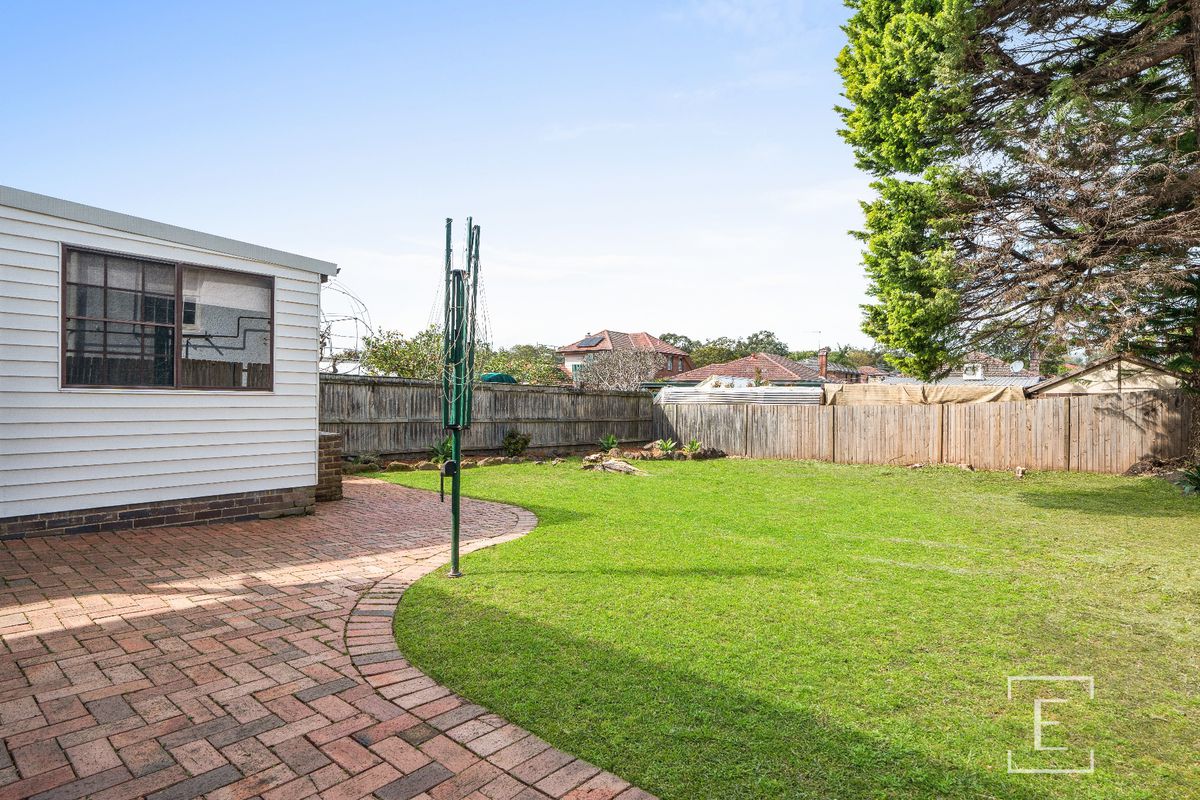 84 Nirranda Street, Concord West