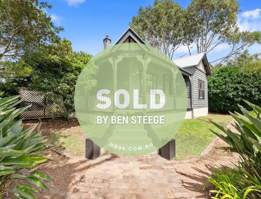 "Somerset" - Heritage Listed Cottage