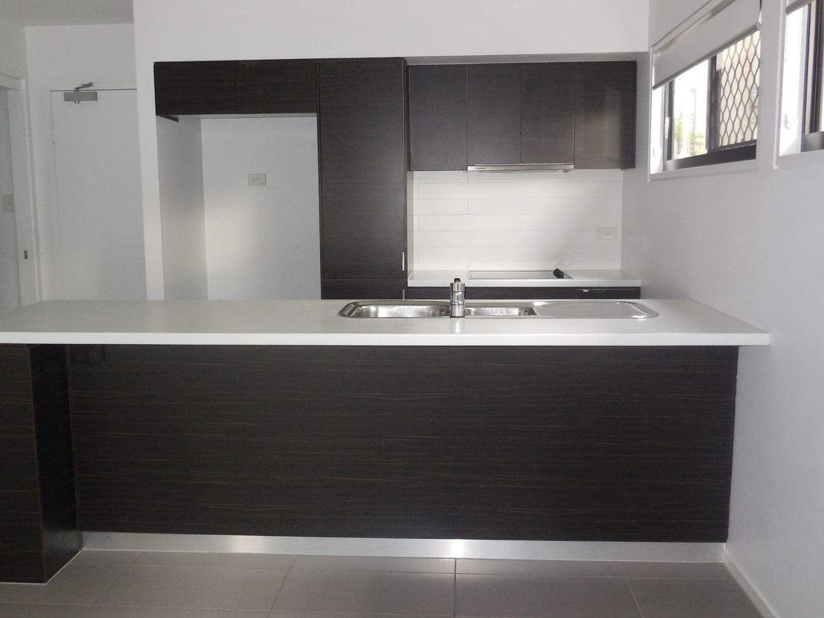 1 / 53 Lambert Road, Indooroopilly