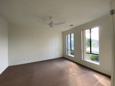 18 Whitehouse Avenue , Truganina