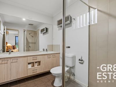 24 Von Nida Drive, Cranbourne North