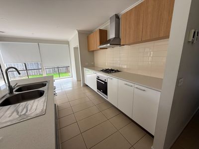 4 Gulf Road, Point Cook