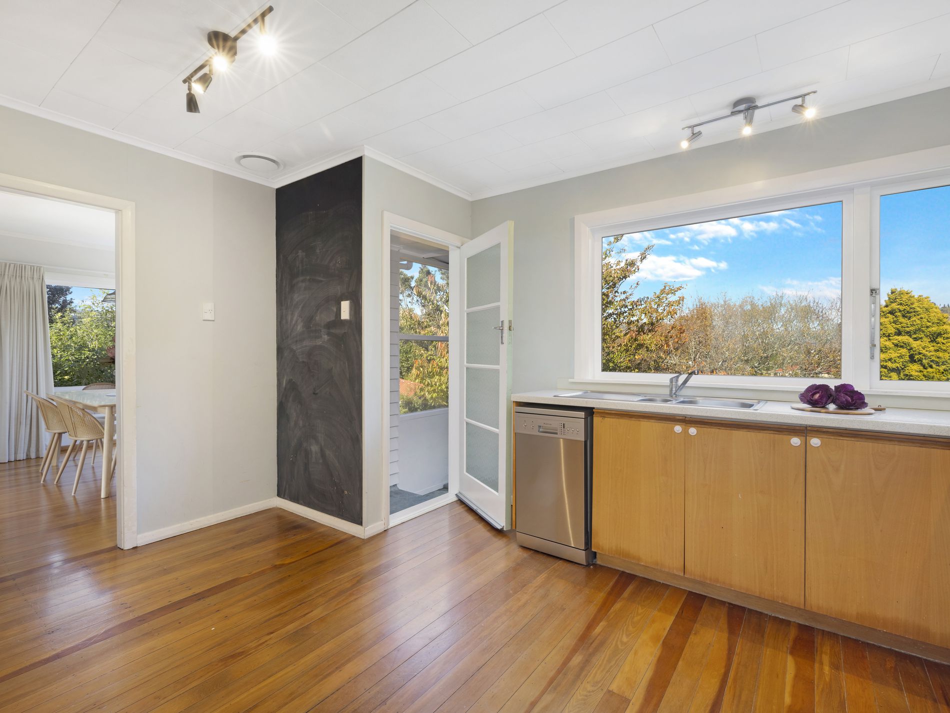 9 Woodstock Terrace, Tawa