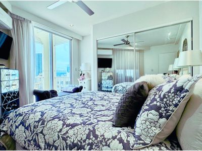 327 / 2-4 View Avenue, Surfers Paradise
