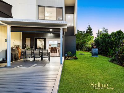 7 Marina Court, Hope Island