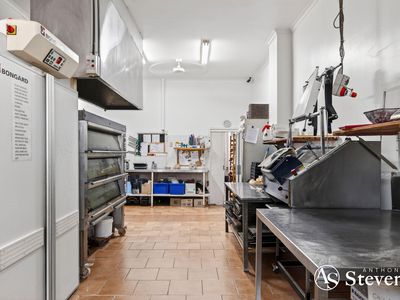 Romsey Hot Bread - Prime Regional Location with High Passing Traffic