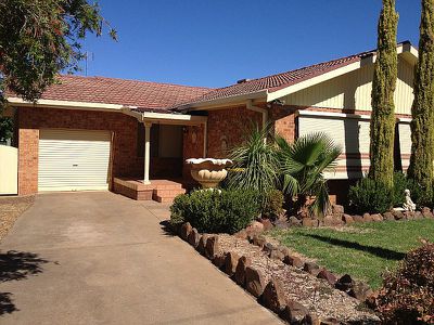 16 Howard Avenue, Dubbo