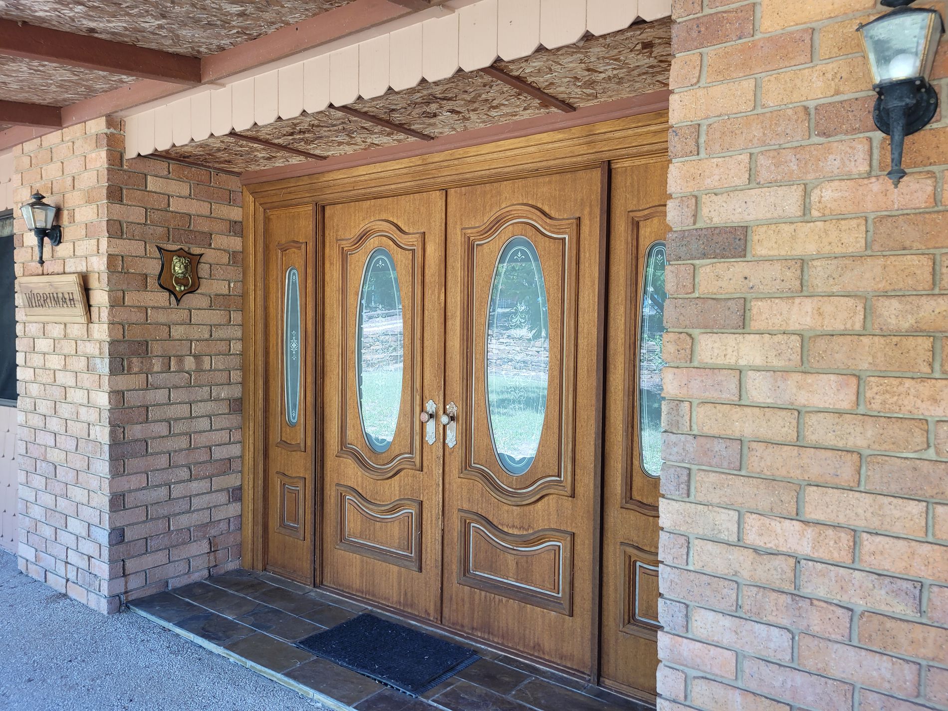 32 WILLOUGHBY STREET, Willows