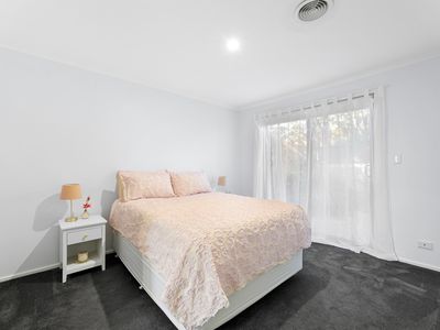 4 / 11 Eric Fenning Drive, Surf Beach