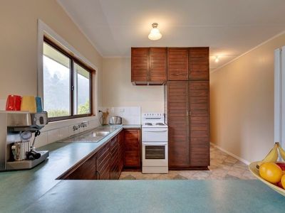 867 Woodbridge Hill Road, Gardners Bay