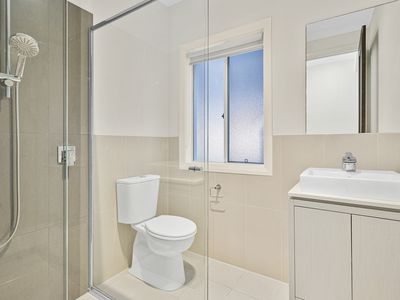 2 / 57 Reddall Parade, Lake Illawarra