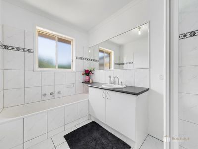 25 Third Avenue, Dandenong North